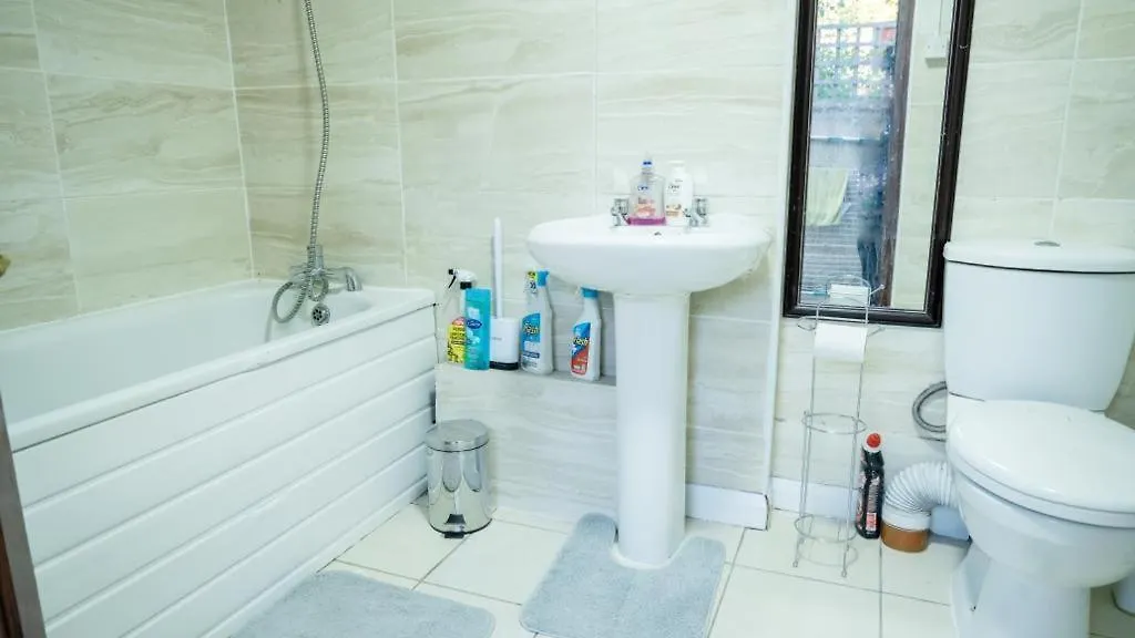 Spacious 2 Bedroom Flat London