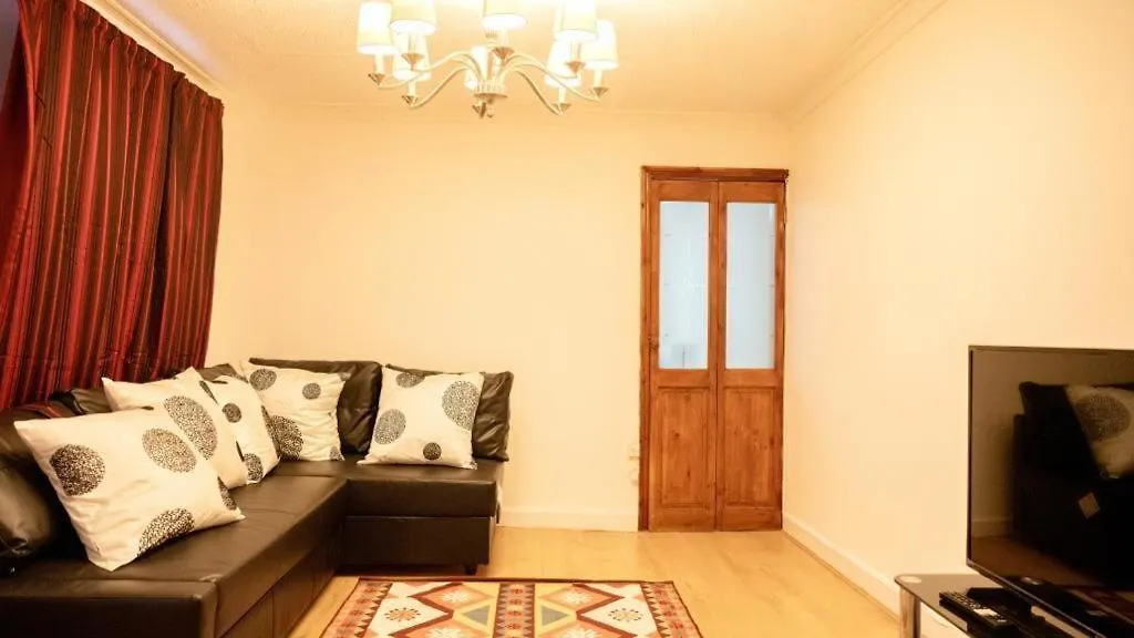 Apartment Spacious 2 Bedroom Flat London