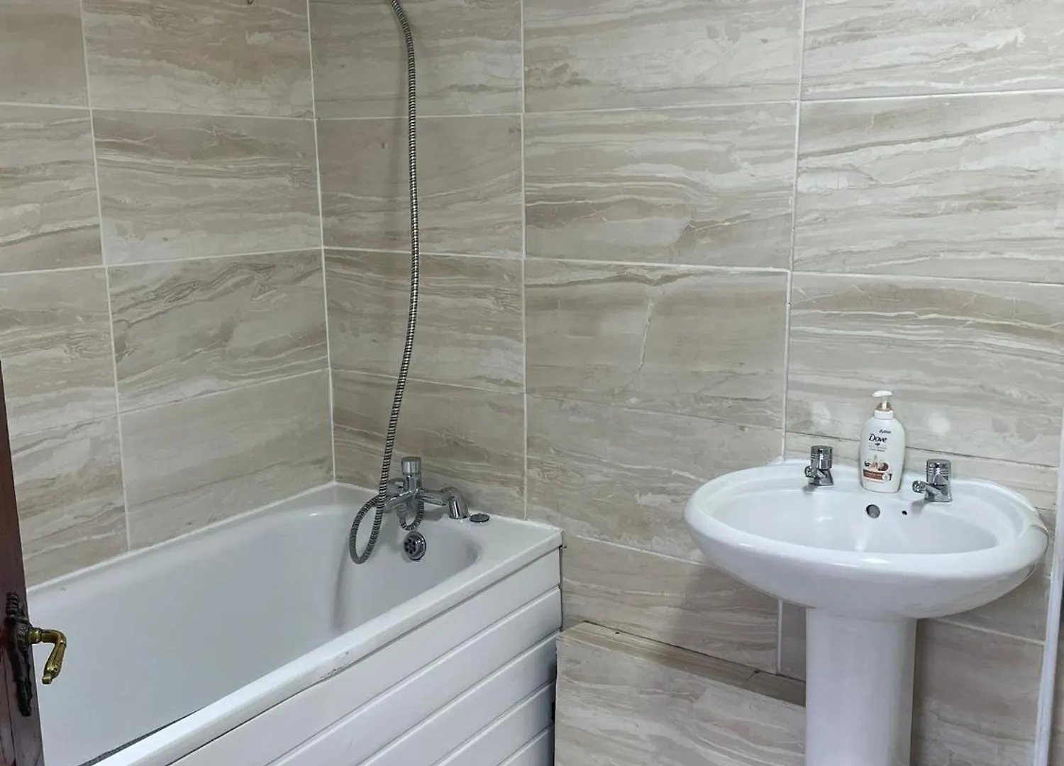 Spacious 2 Bedroom Flat London Apartment